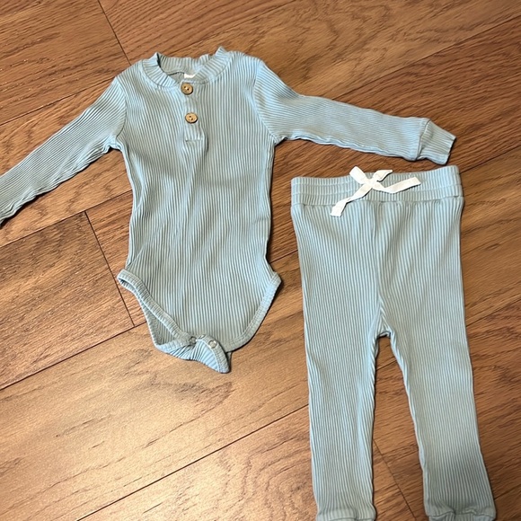 SHEIN Other - 12-18 months gray/blue baby girl outfit
